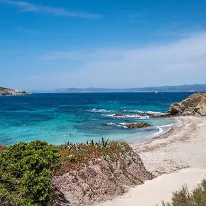 Appart hôtel De L'helios - Ile Des Embiez, Six-Fours-les-Plages